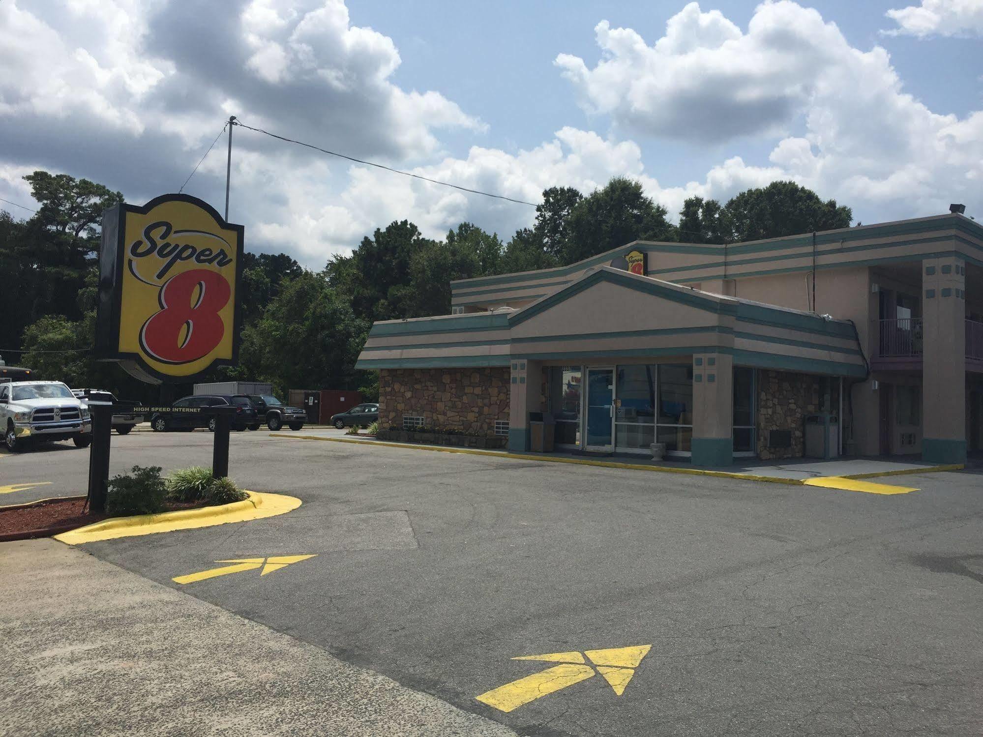 Super 8 By Wyndham Durham/University Area Nc Kültér fotó